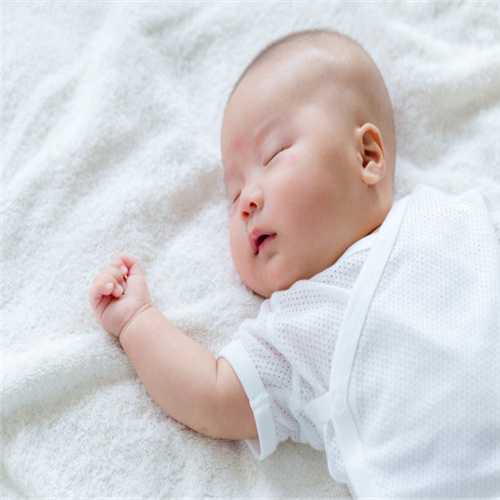 合肥代孕生活服务网:新生儿脸上有脂肪粒怎么办